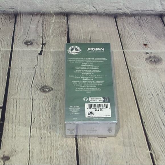 Fig Pin Disney Parks Christmas Reindeer Limited Edition Pin - Picture 2 of 2